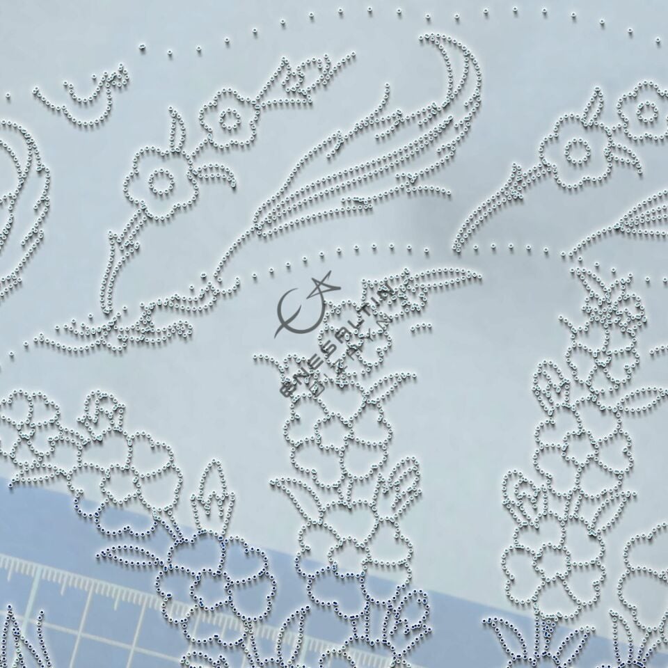 Şablon Desen 40 cm - 16. yy. İznik Hançer Yaprak ve Penç Motifli Çini Tabak Deseni