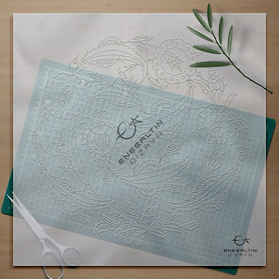 Stencil Design 40 cm - Classic Iznik Hatayi and Dagger Leaf Ceramic Plate Design