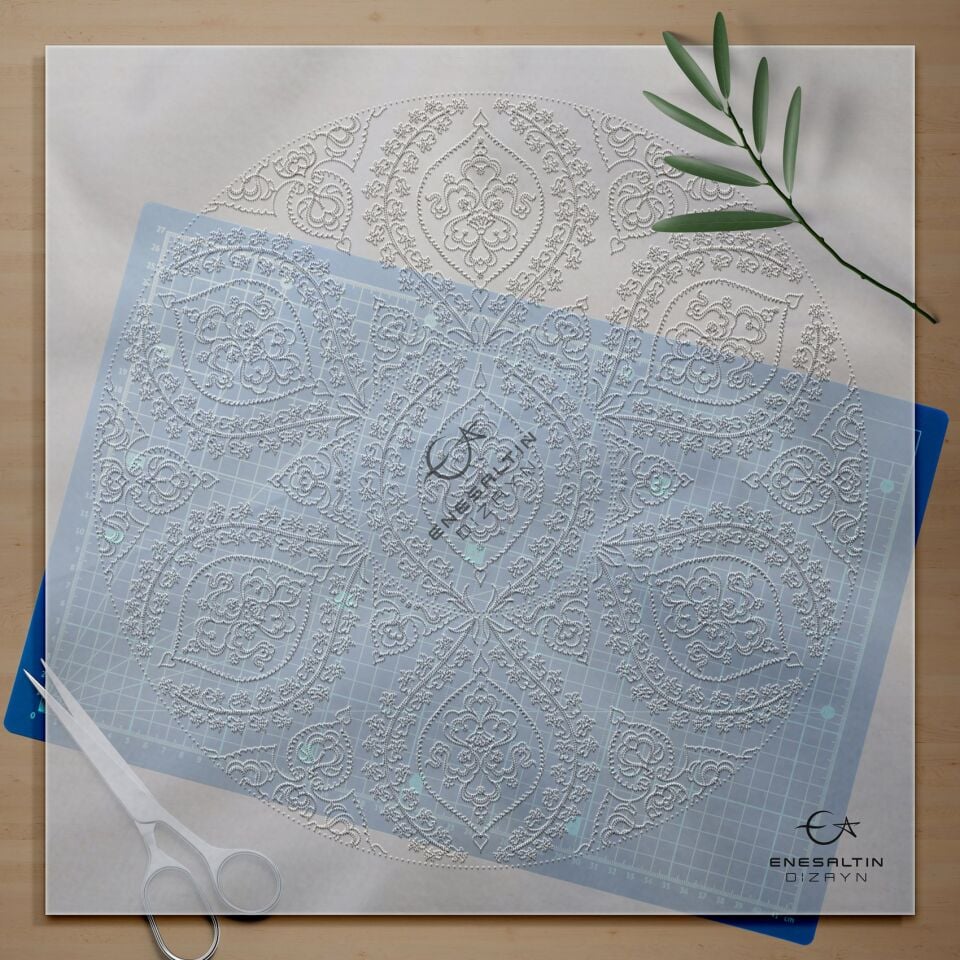 Stencil Pattern 40 cm - Classic Iznik 1550 Hyacinth and Cloud Motif Medallion Tile Design