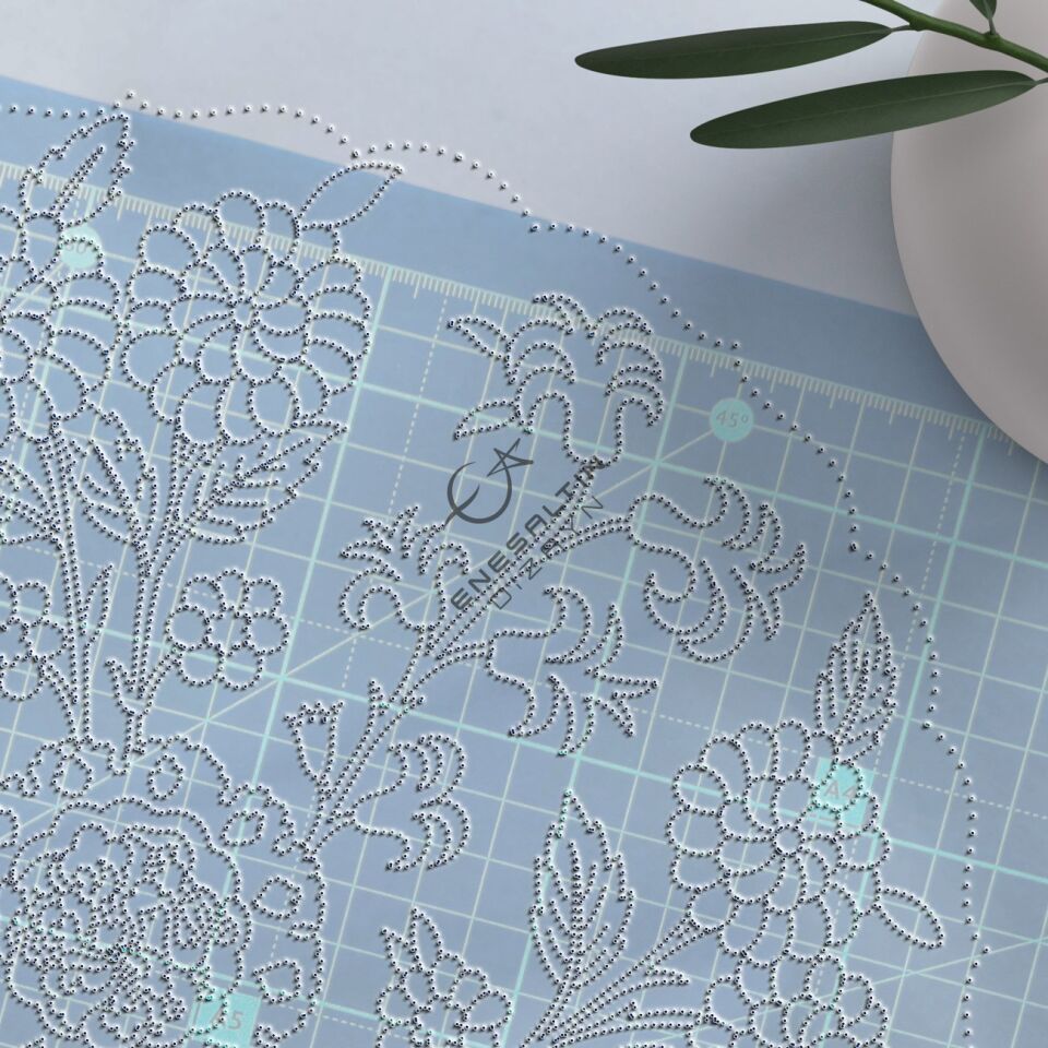 Şablon Desen 25 cm. -  Orijinal İznik 19. yy. Kasımpatı Sümbül Lale Çini Deseni