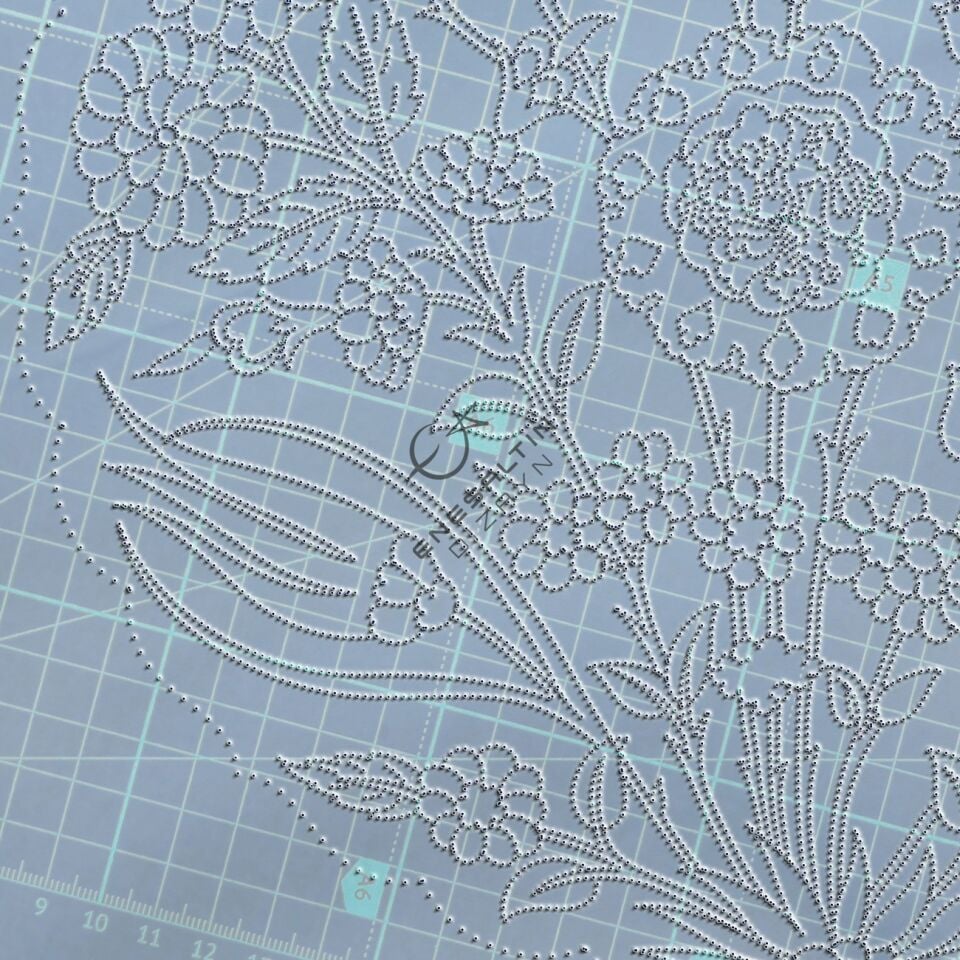 Şablon Desen 25 cm. -  Orijinal İznik 19. yy. Kasımpatı Sümbül Lale Çini Deseni