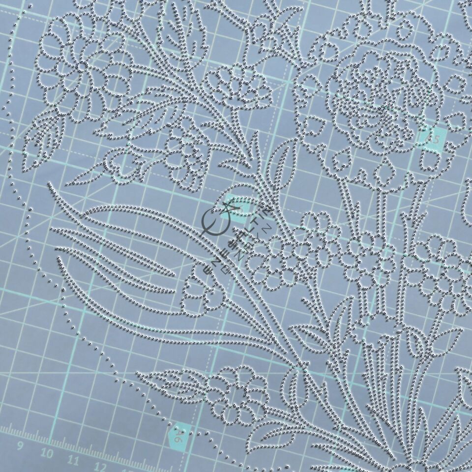 Şablon Desen 25 cm. -  Orijinal İznik 19. yy. Kasımpatı Sümbül Lale Çini Deseni