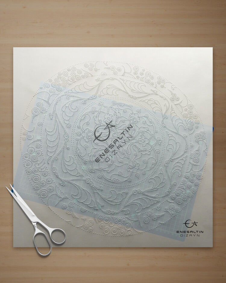 Şablon Desen 30 cm. -  Klasik İznik 16. yy. Rumi Göbek Sarmaşık Kenar Çini Tabak Deseni