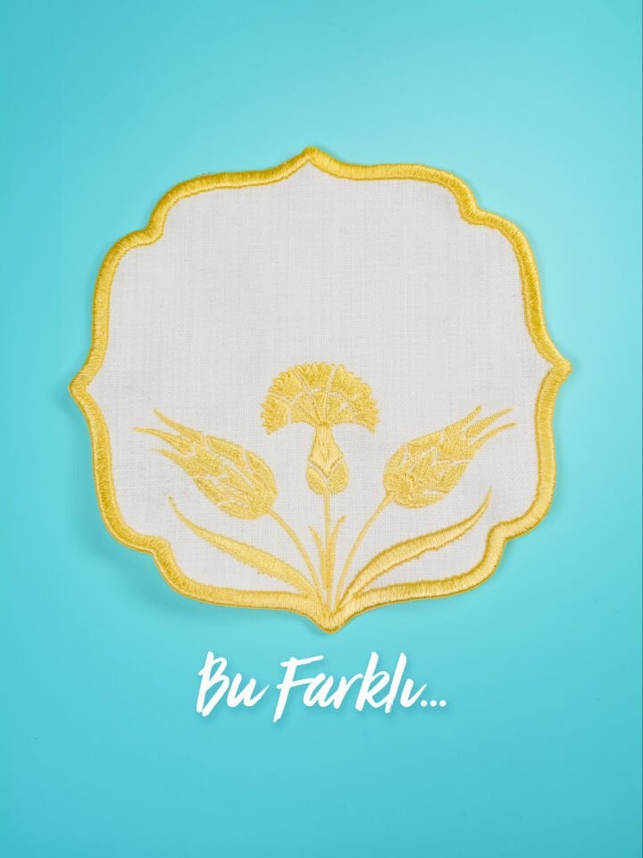 Lale Karafil Çini Motifi Nakışlı 6'lı Kokteyl Peçete Seti (Altın Renk)