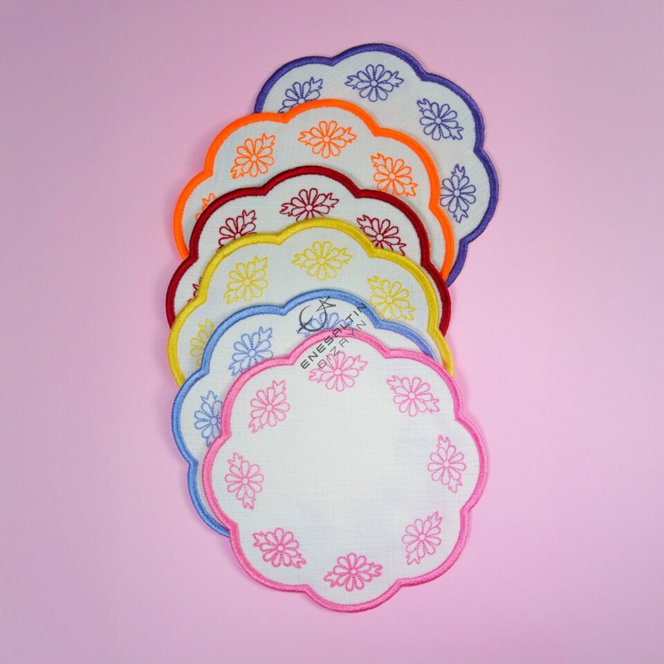 Sade Rengarenk Nakışlı 6'lı Kokteyl Peçete Seti (Renkli)