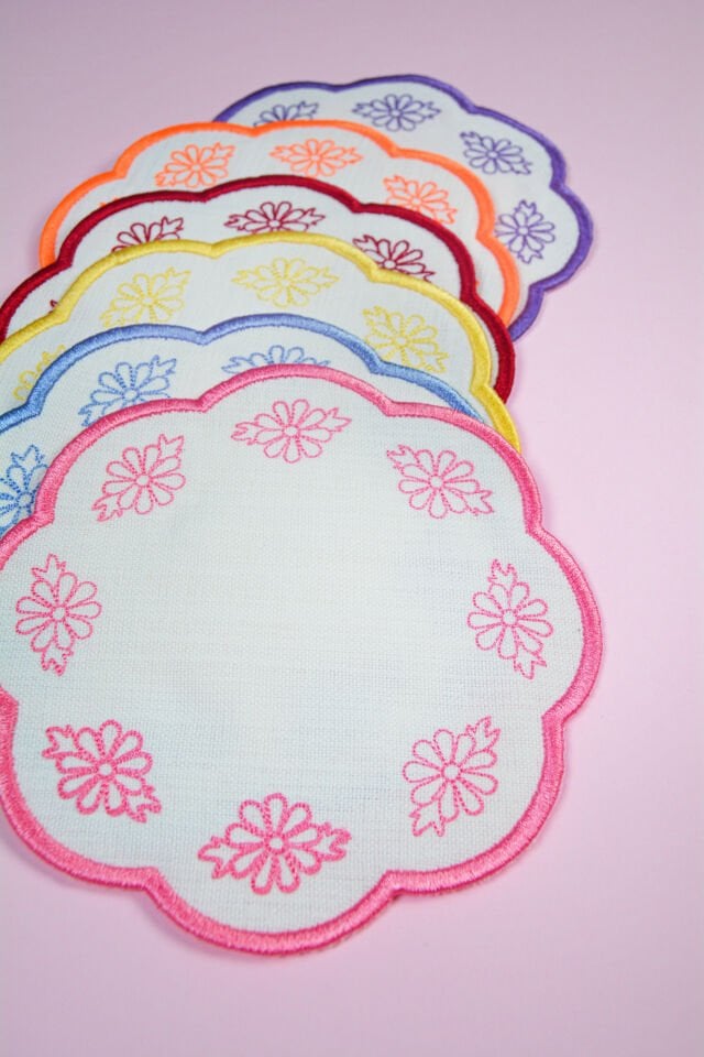 Sade Rengarenk Nakışlı 6'lı Kokteyl Peçete Seti (Renkli)