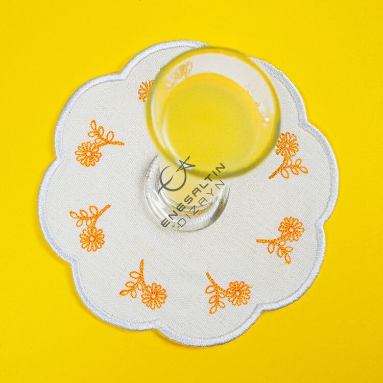 Sade Papatya Nakışlı 6'lı Kokteyl Peçete Seti (Beyaz - Altın)