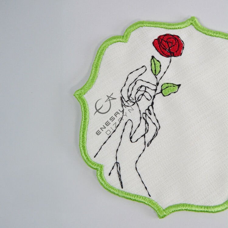 Romantik Çizim Motifi Nakışlı 6'lı Kokteyl Peçete Seti / Bardak Altlığı