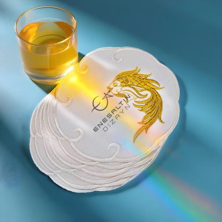 Beta Balık Nakışlı 6'lı Kokteyl Peçete Seti (Beyaz ve Altın Renk)