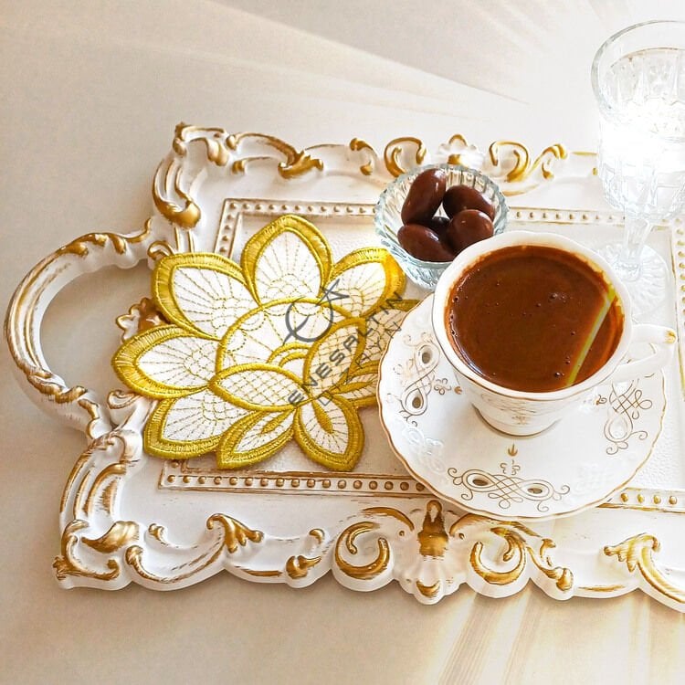 Özel Kesim Asma Yaprağı Altın Simli Nakışlı 6'lı Kokteyl Peçete Seti