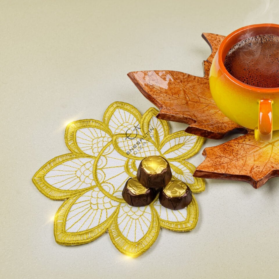 Özel Kesim Asma Yaprağı Altın Simli Nakışlı 6'lı Kokteyl Peçete Seti