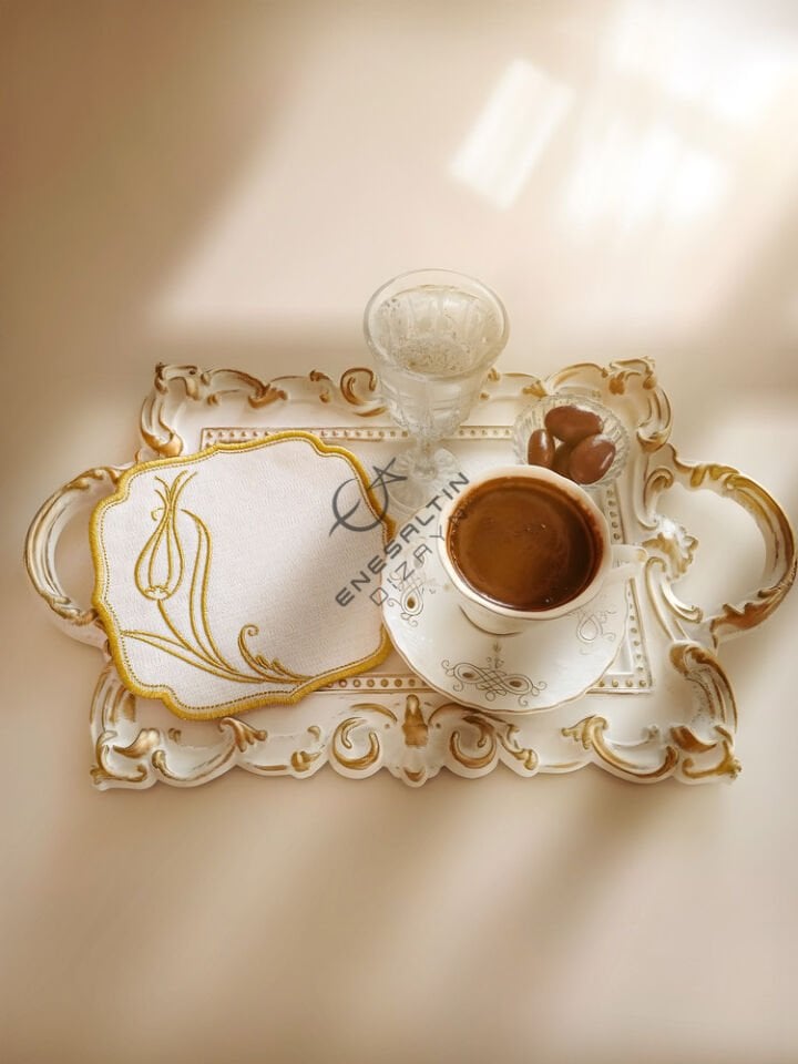 Lale Nakışlı 13 Parça Keten Sofra Takımı (Altın)