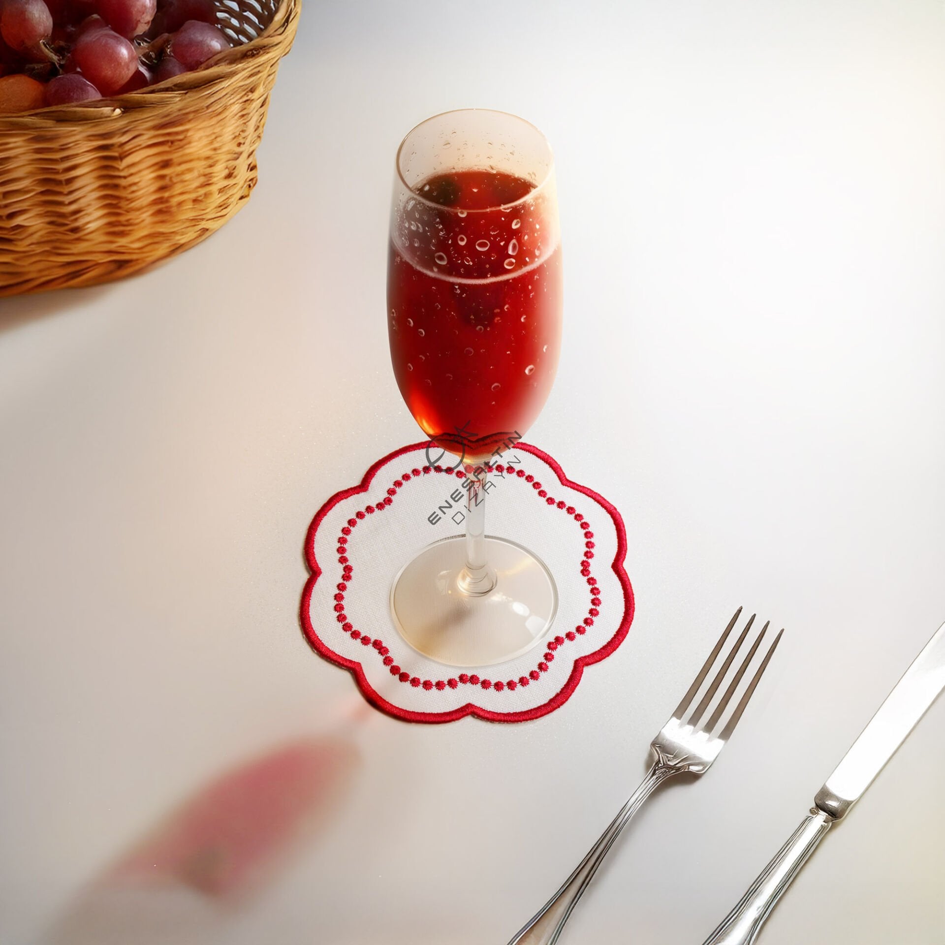 Gökkuşağı Renkli Nakışlı 6'lı Kokteyl Peçete Seti