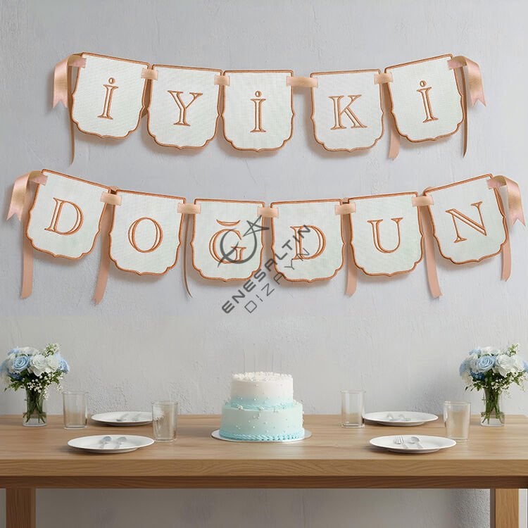 Nakış İYİ Kİ DOĞDUN Yazısı Duvar Dekoru - Monogram Peçete