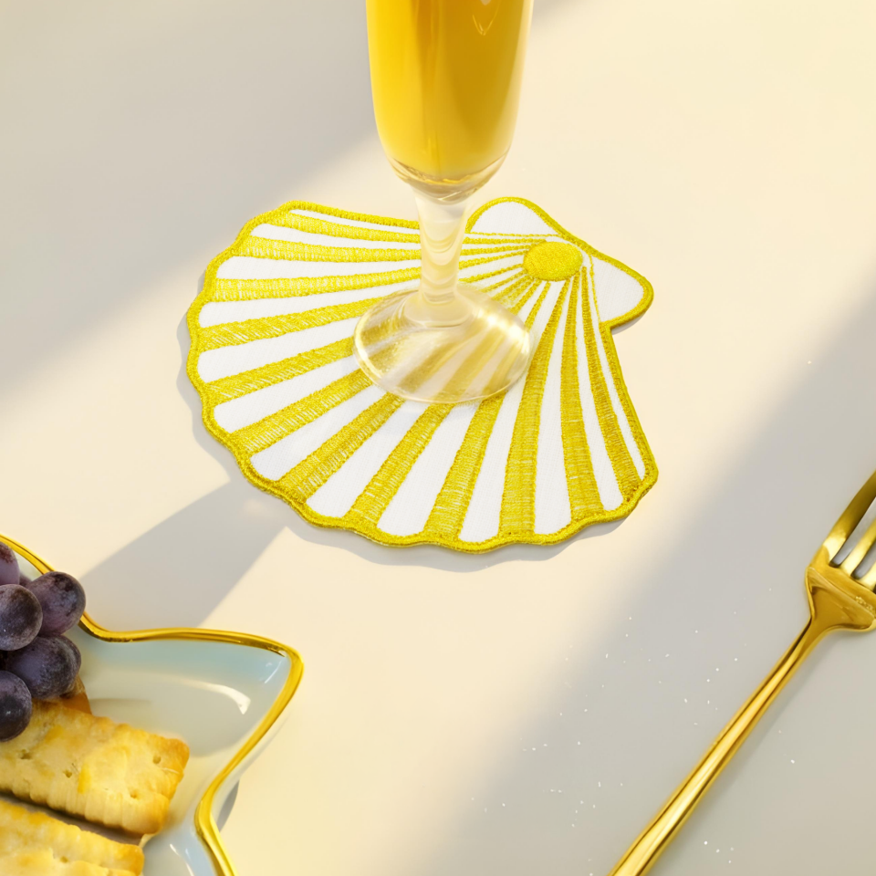 İstiridye Kesim ve Nakışlı 6'lı Kokteyl Peçete Seti (Gold)